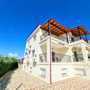 https://bella-house-nikiti.hotelschalkidiki.net