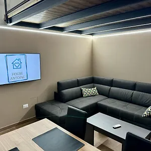 https://house-antoine.hotels-amalfi.com